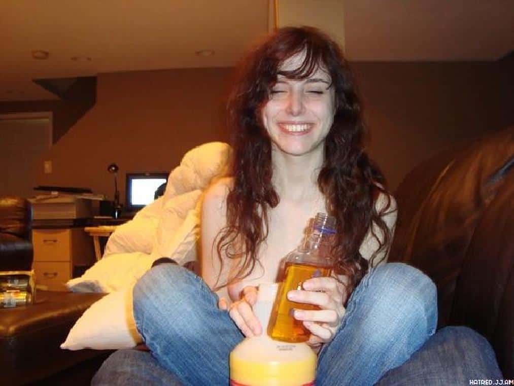 Naked Drunk Girls - Naked drunk girl in the living room | sexyna.org